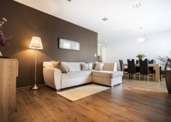 Acabamentos envolvem pisos, pintura, forros, louças, esquadrias e detalhes decorativos. // Créditos: depositphotos.com / jacek_kadaj