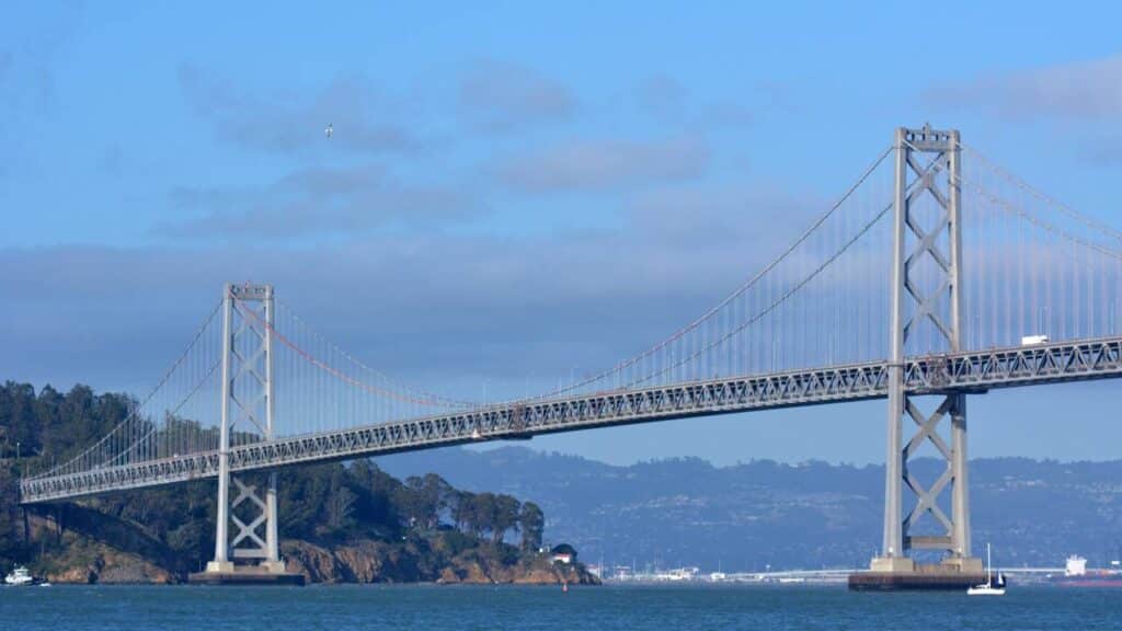 A ponte que já suportou terremoto de magnitude 6.9 e virou exemplo mundial