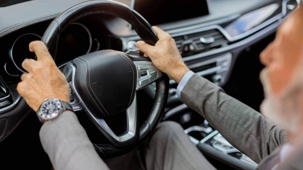 Motoristas a partir dos 50 anos entram em novas regras para renovar a CNH