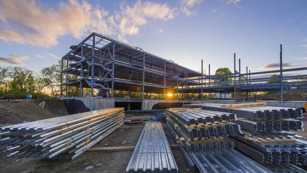 A casa de aço que está chamando atenção por oferecer obra limpa, rápida e muito econômica