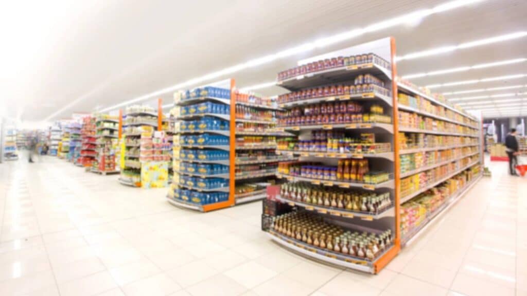 Nova lei impõe restrições e atinge redes de supermercados como Carrefour e Assaí em 2025