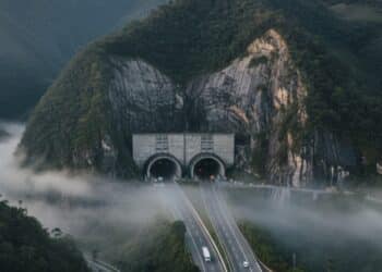Maior túnel da América Latina conecta duas cidades e impulsiona o desenvolvimento regional