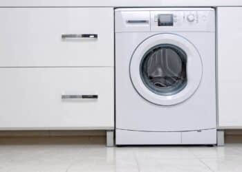 Como escolher a máquina de lavar certa com base na sua rotina, no espaço disponível e no consumo de luz