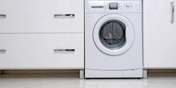 Como escolher a máquina de lavar certa com base na sua rotina, no espaço disponível e no consumo de luz