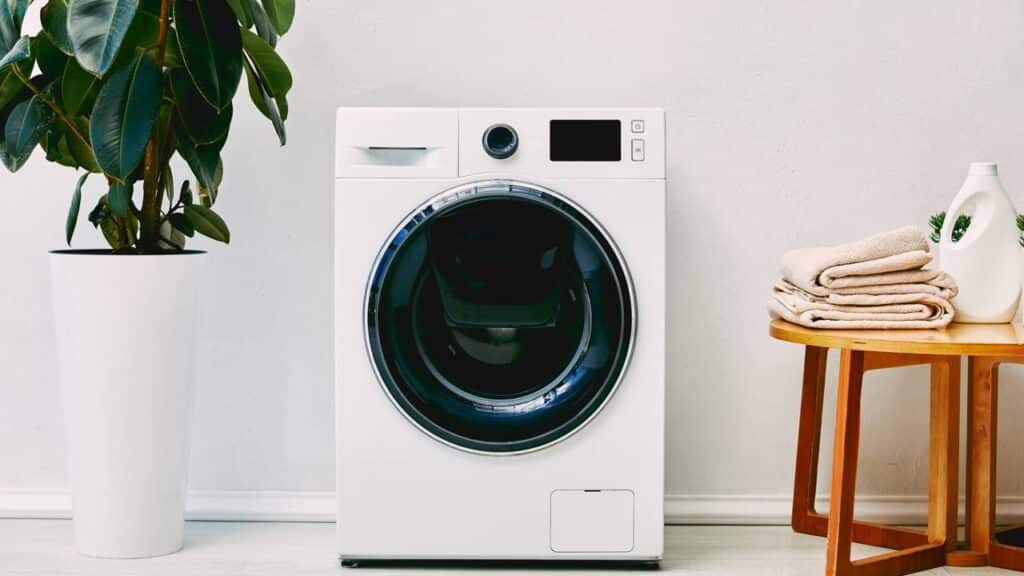Como escolher a máquina de lavar certa com base na sua rotina, no espaço disponível e no consumo de luz