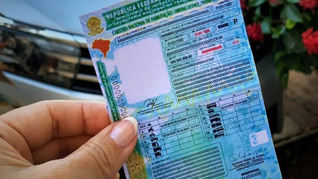 CNH categoria B terá mudança importante com nova regra aprovada e motoristas poderão dirigir veículos mais pesados