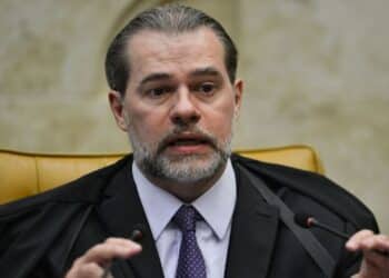 Transparência Internacional reage à viagem de Toffoli com advogado do Master: "Grave"