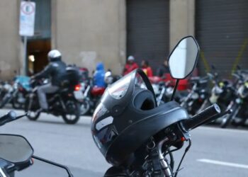 Projeto de regulamentação de mototáxi por app é aprovado na Câmara de SP