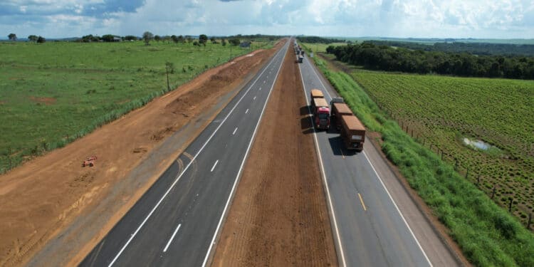 Novo investimento de mais de R$ 10 bilhões é liberado para modernizar BR-163 em MT, melhorar o escoamento da produção agrícola e reduzir a quantidade de acidentes com mais segurança