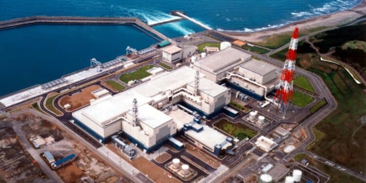 Japão se prepara para reativar a maior usina nuclear do mundo após 15 anos do desastre de Fukushima