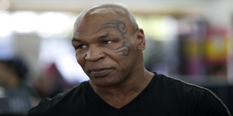 Mike Tyson movimenta o mundo do boxe ao anunciar luta contra Floyd Mayweather