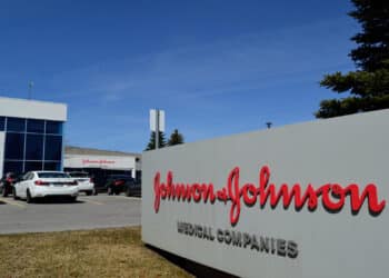 Justiça condena Johnson & Johnson a pagar R$ 8,3 bilhões a paciente