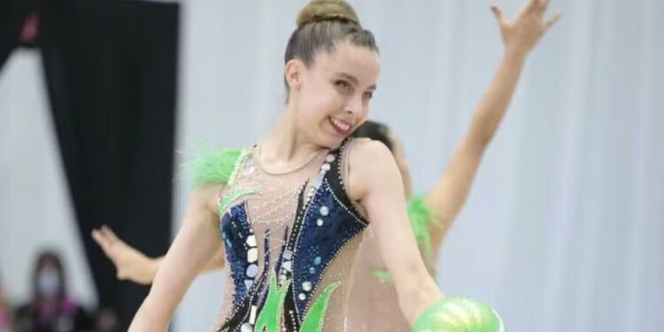 Jovem campeã da ginástica Isabelle Marciniak morre aos 18 anos no PR