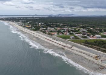 Maior obra de alargamento de praia do Brasil avança rápido e já alcança 58% e 5 km de faixa ampliada com cerca de R$ 333 milhões de investimento