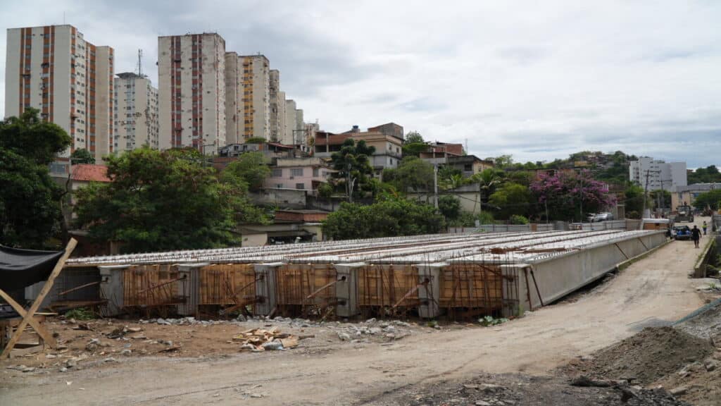 Obras da nova ponte de Alcântara avançam e projeto promete conectar bairros históricos até 2026