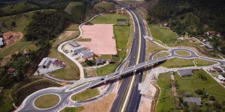 Investimento de R$ 100 milhões em megapacote de obras promete destravar gargalos históricos da BR-101 em SC