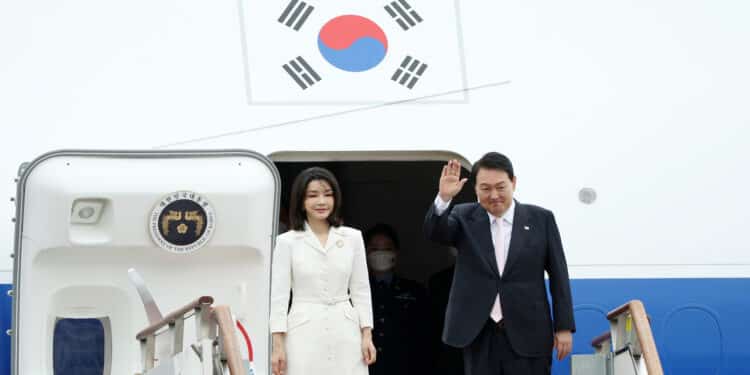 Promotoria acusa ex-primeira-dama da Coreia do Sul de subornos e influência em decisões do Estado