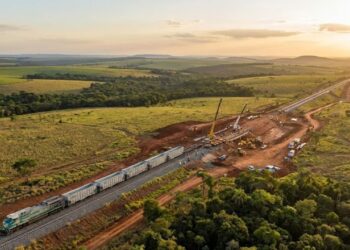 Maior obra ferroviária do Brasil avança 1 km por dia em Mato Grosso, recebe R$ 5 bilhões em investimentos e promete revolucionar o agronegócio