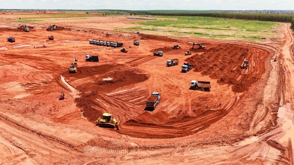 Projeto gigante terá megafábrica de R$ 25 bilhões com ferrovia própria de 47 km na cidade de Inocência no MS e promete gerar cerca de 20 mil empregos