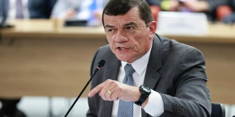 Decisão de Moraes permite que general Paulo Sérgio Nogueira reduza pena com trabalho e cursos