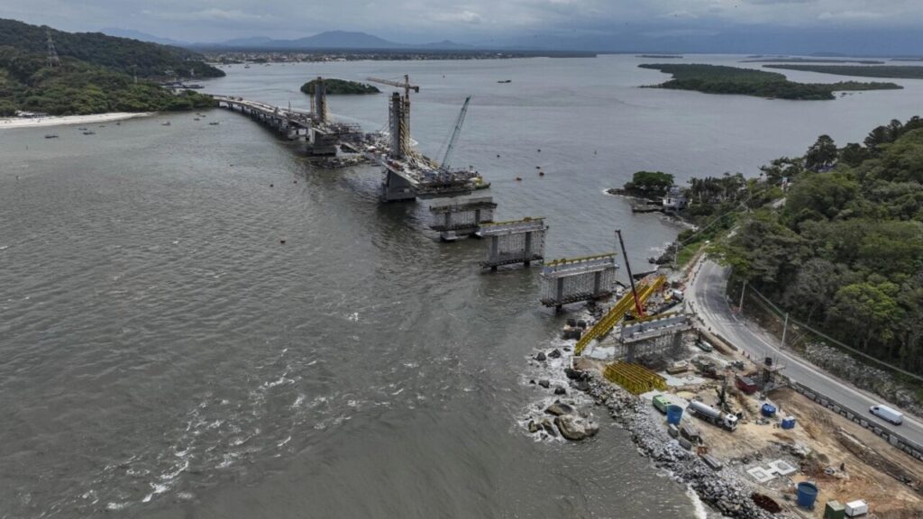 Ponte de Guaratuba atinge 85% das obras e projeto de R$ 400 milhões promete reduzir a travessia por balsa na região