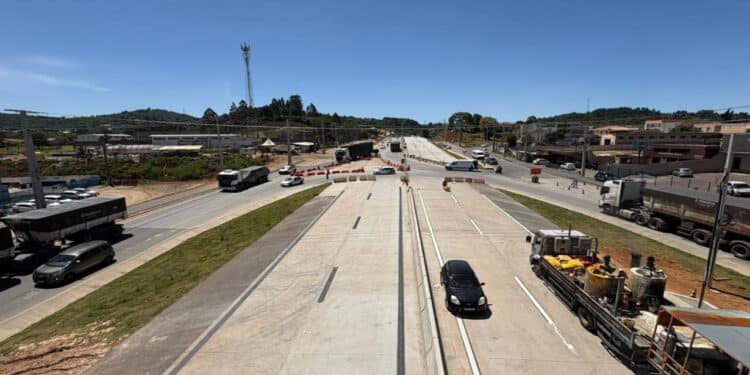 Duplicação da Rodovia dos Minérios (PR-092) chega ao estágio decisivo com segundo lote de 1.280 metros quase concluído