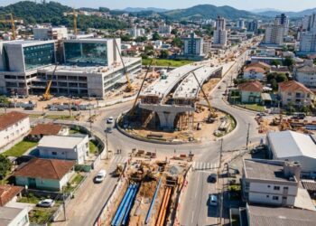 Grande investimento de R$ 240 milhões impulsiona obras de saúde, saneamento e novos viadutos em cidade de SC