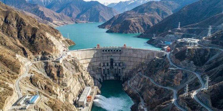 Construção da maior hidrelétrica do mundo avança e obras de R$ 933 bilhões prometem mudar o cenário energético e geopolítico global