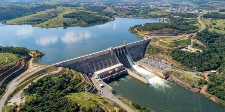 Decisão do TJMG impulsiona avanço na construção de nova barragem em Minas Gerais, essencial para manter o fluxo de produção na região