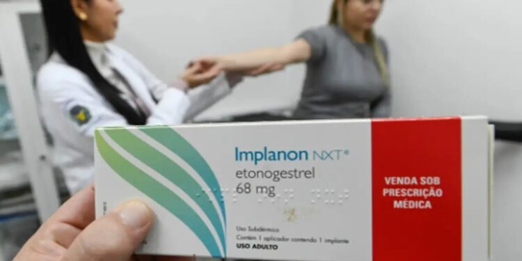 Governo autoriza implante contraceptivo em adolescentes sem necessidade de permissão dos pais