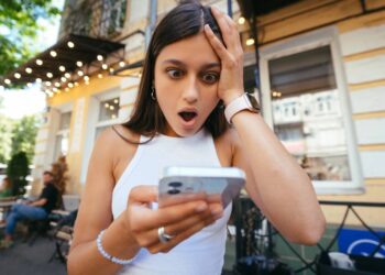 Revelada a palavra do ano do dicionário de Oxford em 2025