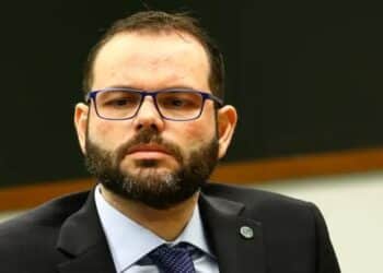 TCU é acionado por Senador e empréstimo de R$ 20 bilhões aos Correios pode sofrer revés