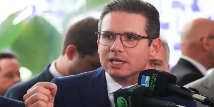 Motta é acusado de “desviar” advocacia da Câmara em ação de sindicatos