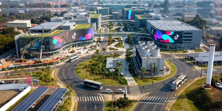 TikTok anuncia investimento de R$ 200 bilhões e confirma megacentro inédito na América Latina em cidade brasileira