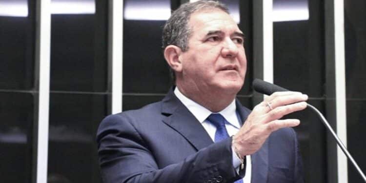 Relator decide manter escala 6x1 e propõe jornada menor de 40 horas