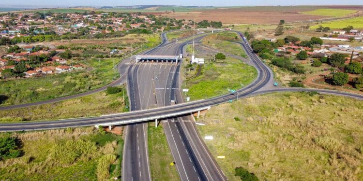 Investimento de R$ 600 milhões dá início à duplicação da BR-153 e obras na rodovia prometem melhorias esperadas há mais de 20 anos no Paraná