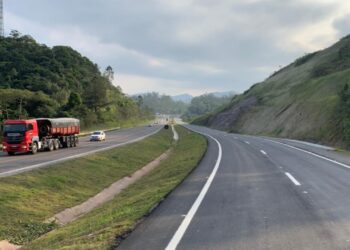 Mega investimento do governo federal de quase R$ 400 bilhões prevê leilão de concessão da BR-470 em 2026 e trechos devem ser modernizados