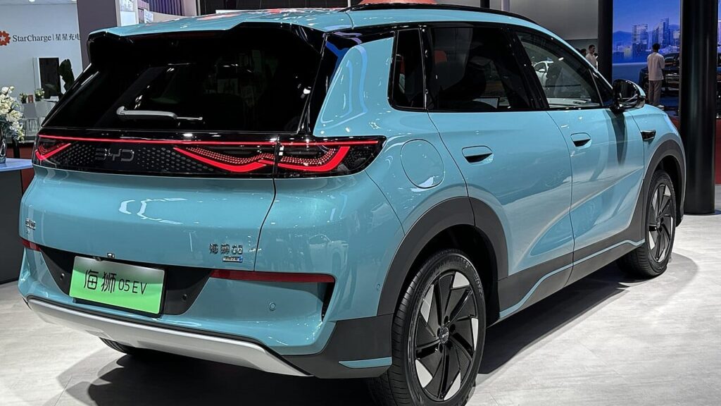 Novo carro elétrico roda até 500 km e chega com preço mais acessível em 2025