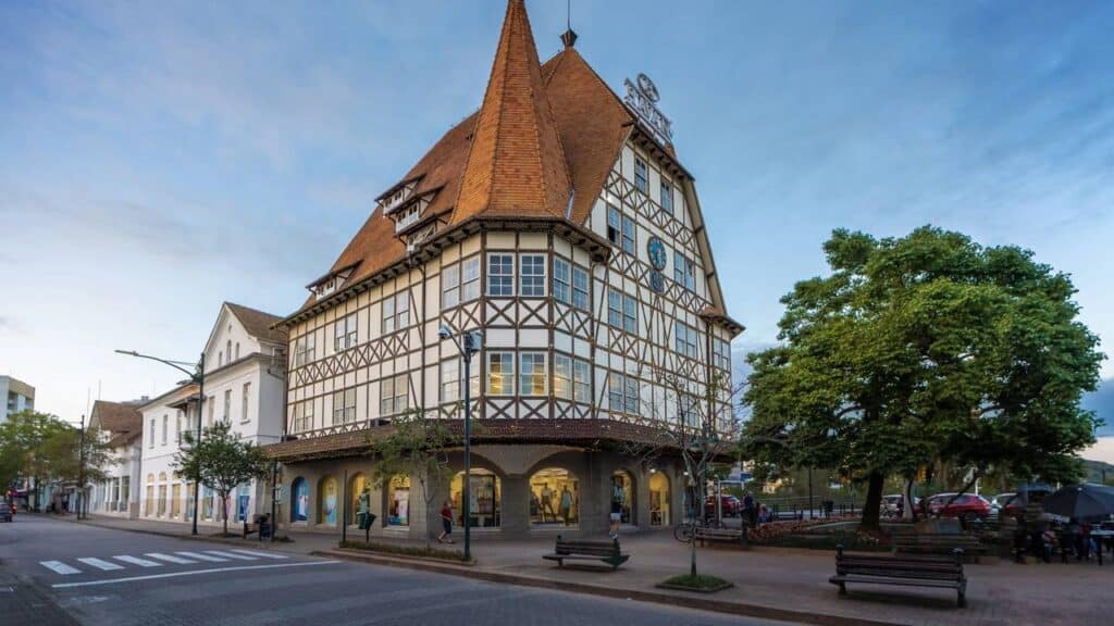 Uma cidade alemã no Brasil com qualidade digna da Europa está oferecendo muitas oportunidades na área de tecnologia