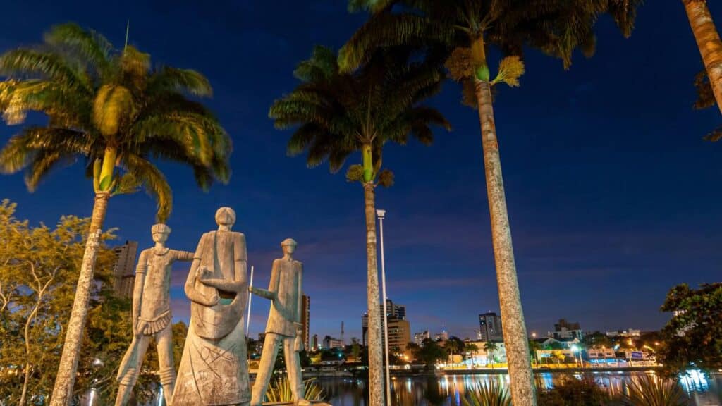 A cidade do Nordeste famosa pelo maior São João do mundo que hoje se destaca pela vida boa e tranquila