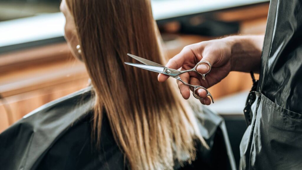 Os cabeleireiros definiram o top 3 cortes de cabelo para mulheres 35+ que buscam renovar o visual em 2026