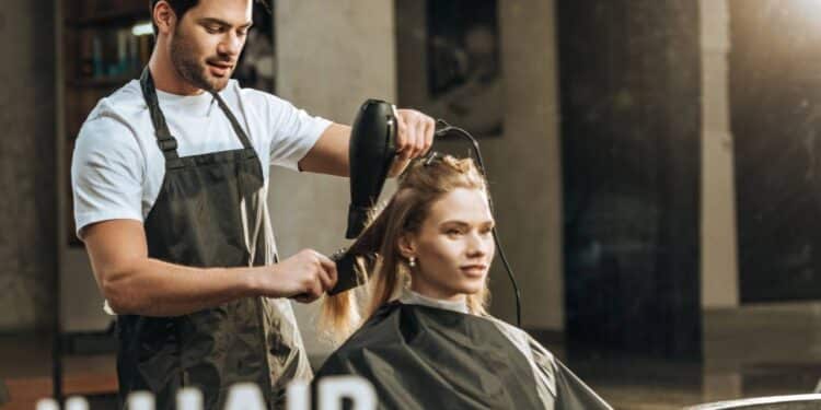 Cinco cortes de cabelo feminino para mulheres 40+ perfeitos para passar o verão com estilo