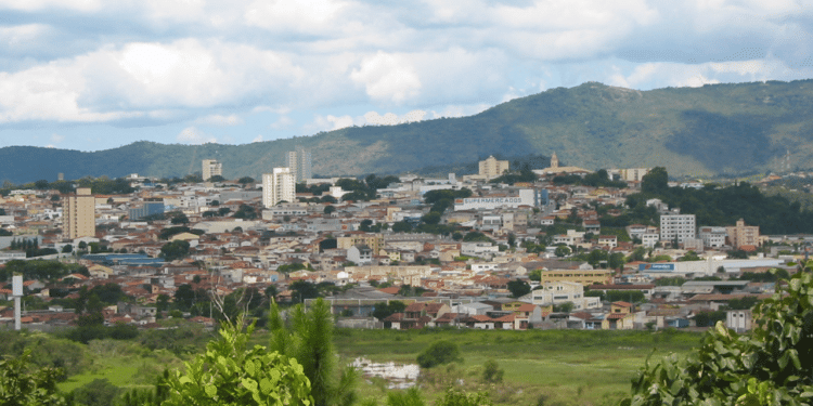 Atibaia oferece voo livre na Pedra Grande (1.420m), preservação no Parque Itapetinga e fácil acesso de SP e Campinas. // Créditos: Wikipédia