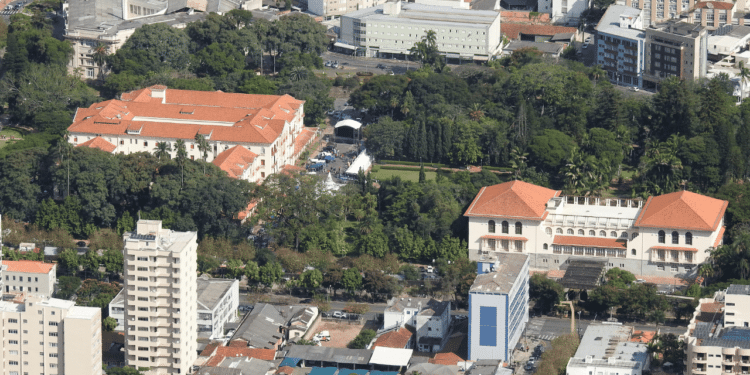 Uma das cidades mais surpreendentes de Minas Gerais une águas termais curativas e qualidade de vida