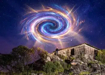 São Thomé das Letras, MG, revela grutas como Lapinha e Casa do Sino, cachoeiras cristalinas e ruas de pedra no coração místico da Serra da Mantiqueira. // Créditos: Wikipédia