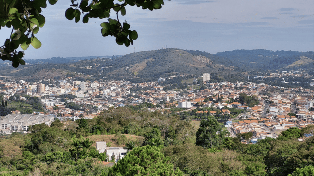 A "Terra do Vinho" chama atenção com seu charme sendo o refúgio perfeito para quem busca sossego no interior