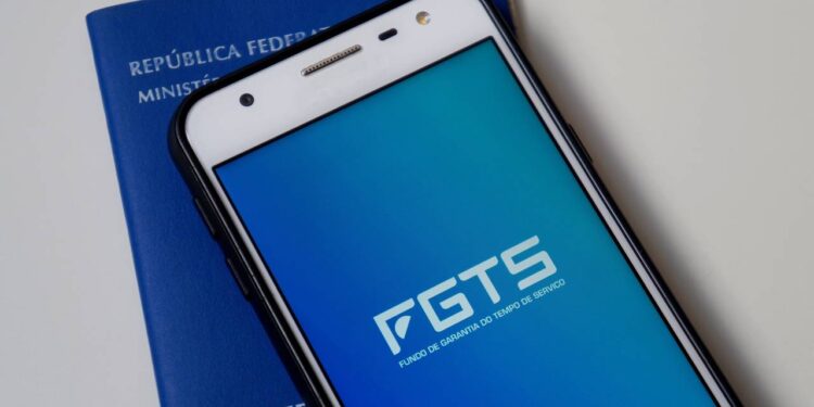 Governo libera até 30 de dezembro a primeira parcela do saque do FGTS de até R$ 1,8 mil