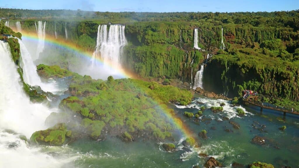 Os 3 destinos brasileiros imperdíveis para visitar em 2026 e viver experiências inesquecíveis