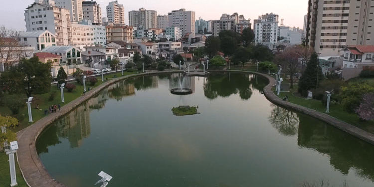 Essa cidade brasileira lembra a Europa no inverno graças ao frio intenso e às tradições preservadas