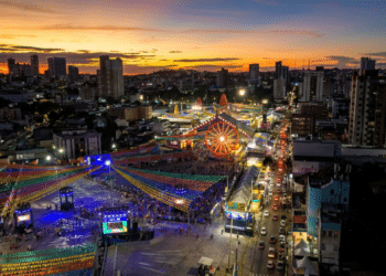 A cidade do Nordeste famosa pelo maior São João do mundo que hoje se destaca pela vida boa e tranquila